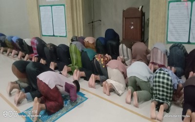 Persiapan Menyambut Ramadhan di MA Miftahunnajah Sleman: Shalat Qiyamullail Berjama'ah dan Rencana Shalat Tarawih Satu Juz
