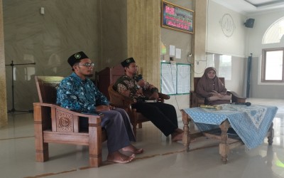 Khatmul Qur’an dan Doa Bersama untuk Ust. Didik Purwodarsono di MA Miftahunnajah Sleman
