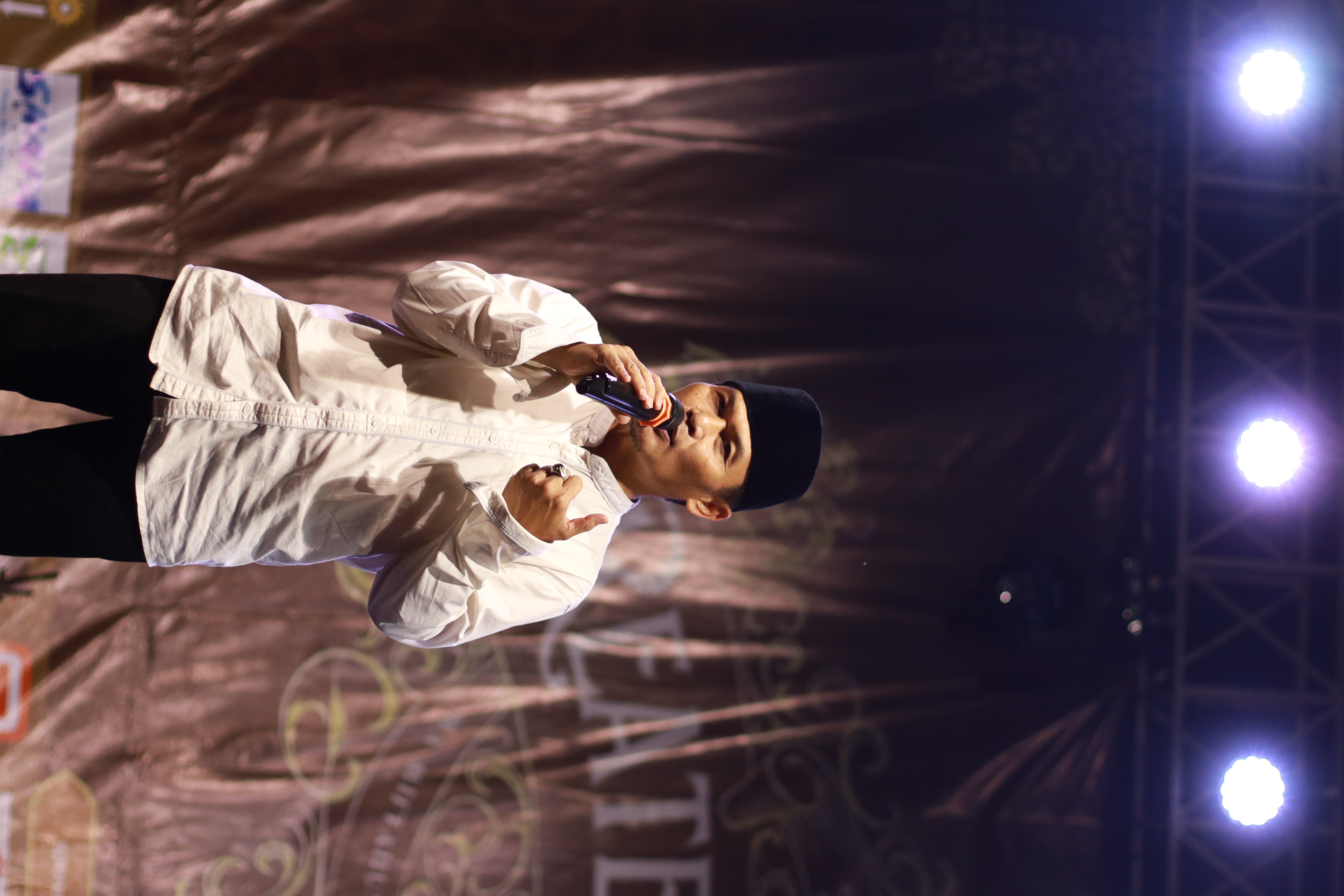 Bapak Harjuno Wiwoho, S.E. (Kepala Desa Sardonoharjo) Menyampaikan Sambutan